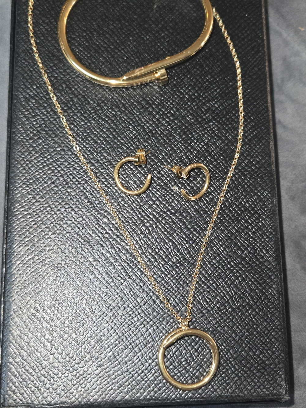 Stainless Steel Gold Circle Pendant Necklace Set - Elegant Women’s Jewelry